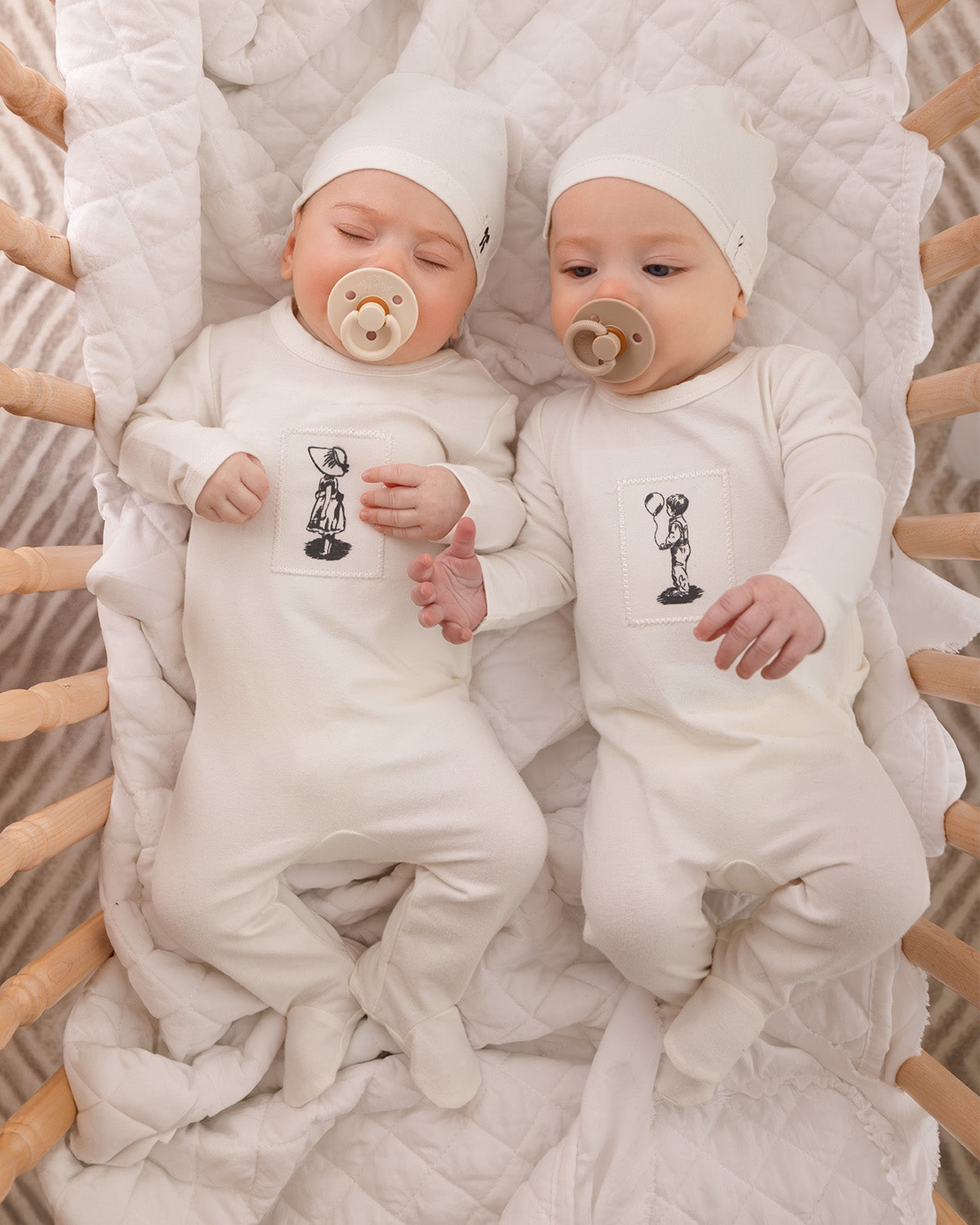 2 Piece Baby Girls "The Little Girl And Her Sun Bonnet" Cotton Rich Footie Set